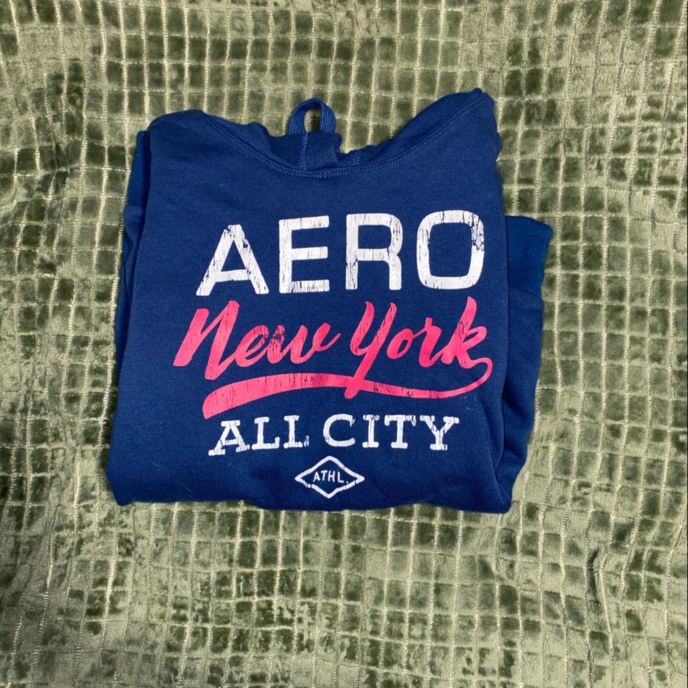 3/10 Large Aeropostale sweatshirt